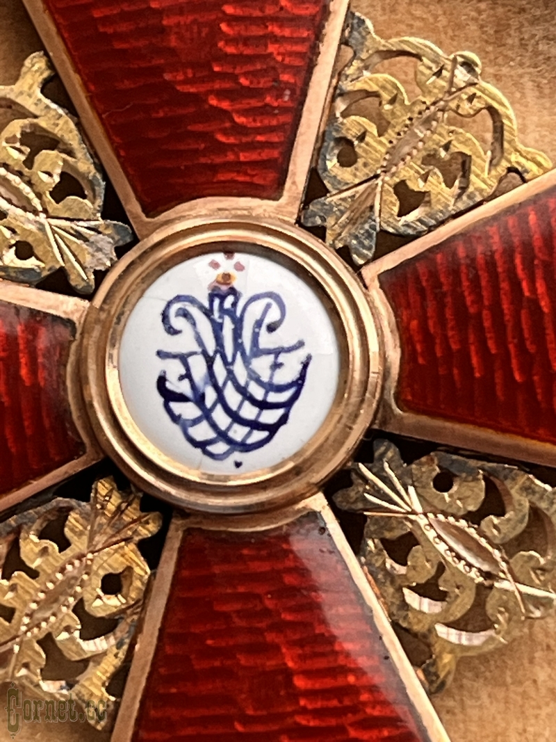Знак ордена Св. Анны 2-й степени "IK" с футляром