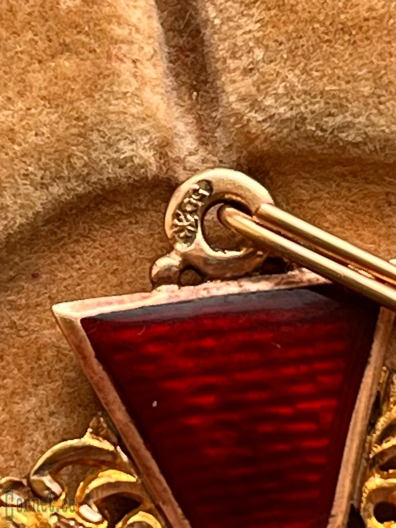 Знак ордена Св. Анны 3-й степени с футляром "АК"