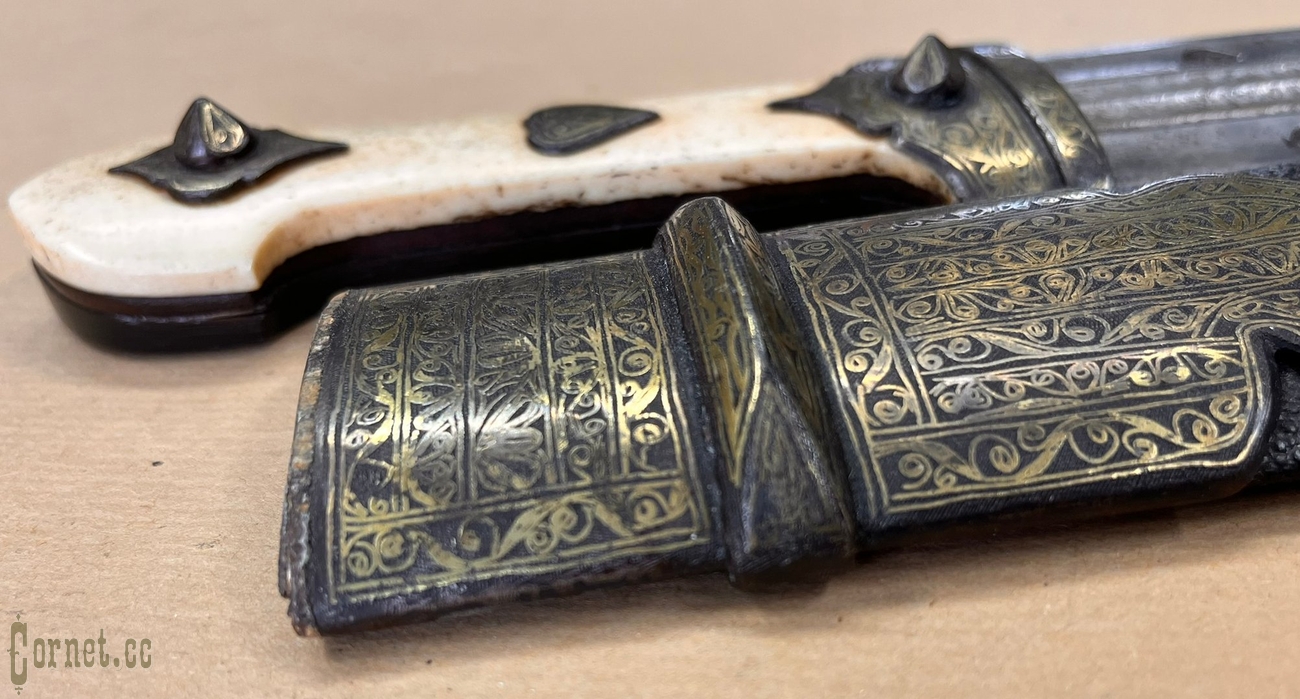 Armenian dagger with gold inlay