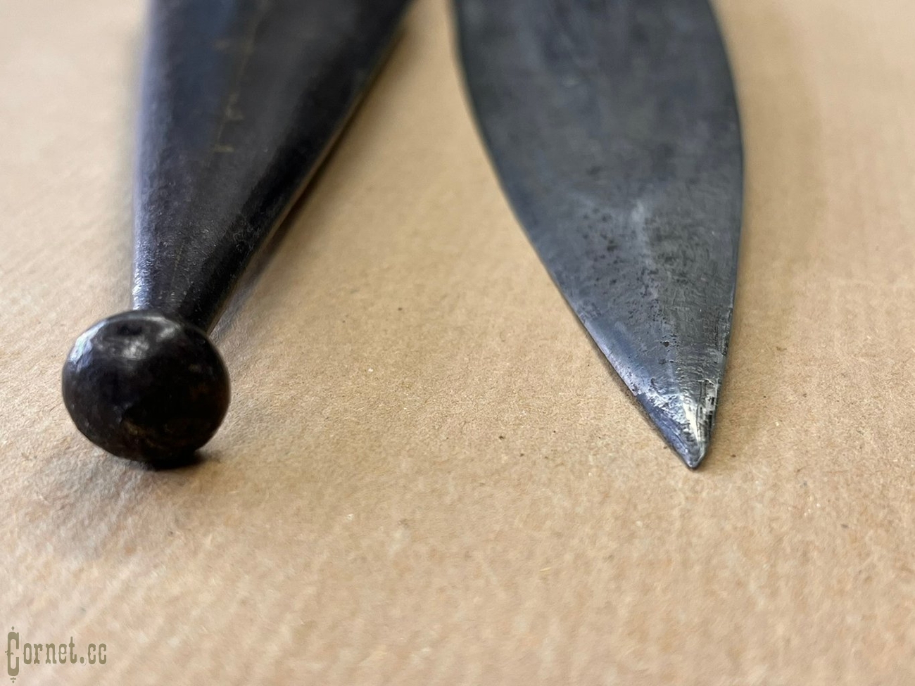 Armenian dagger with gold inlay