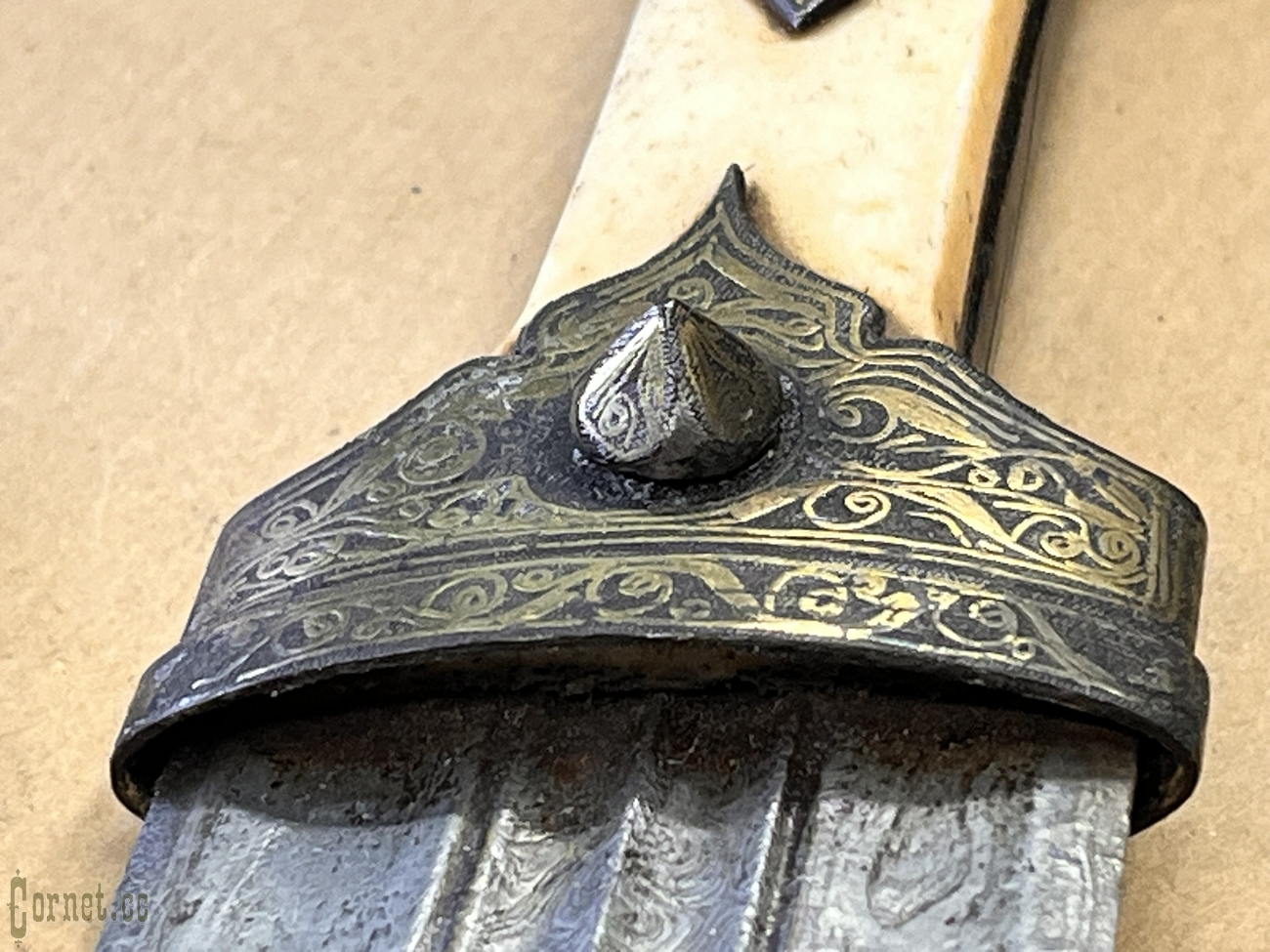 Armenian dagger with gold inlay