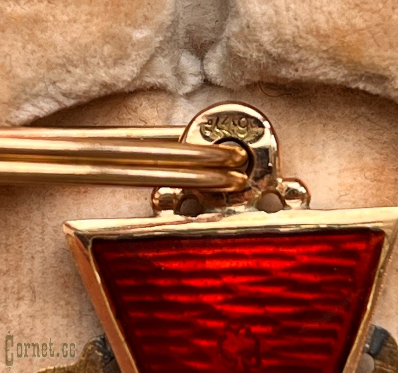 Знак ордена Св. Анны 2-й степени "АК" в футляре