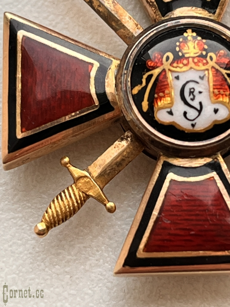 Знак ордена Св. Владимира 4-й степени с мечами "А.Р."
