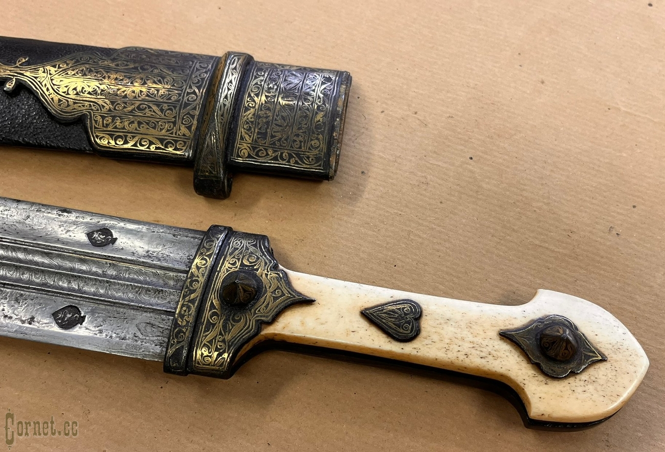 Armenian dagger with gold inlay