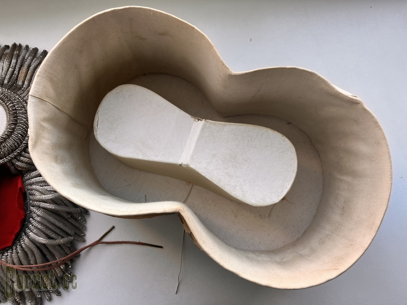 Эполеты подполковника гвардии с футляром.