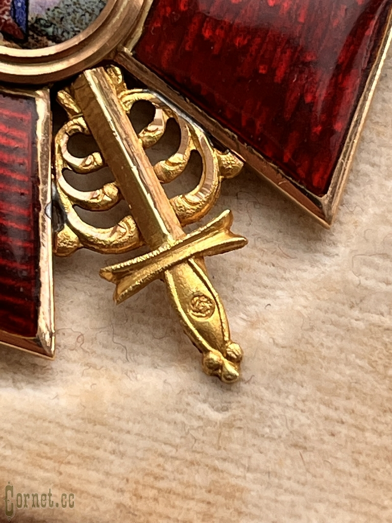 Знак ордена Св. Анны 2-й степени с мечами в футляре "ИЛ"