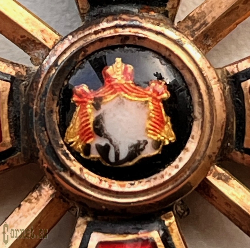 Order of St. Vladimir 4 class with swords, in gold.
