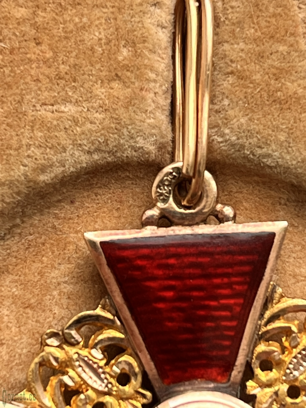 Знак ордена Св. Анны 3-й степени с футляром "АК"
