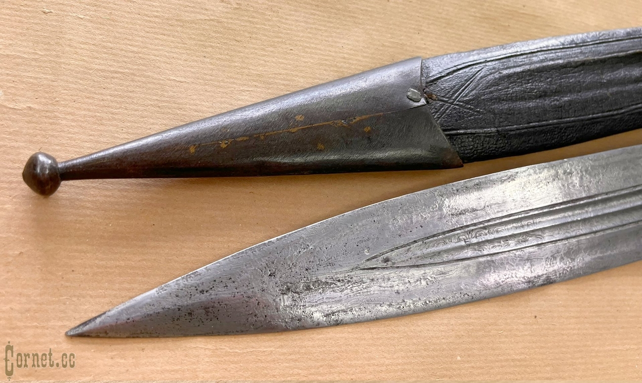 Armenian dagger with gold inlay