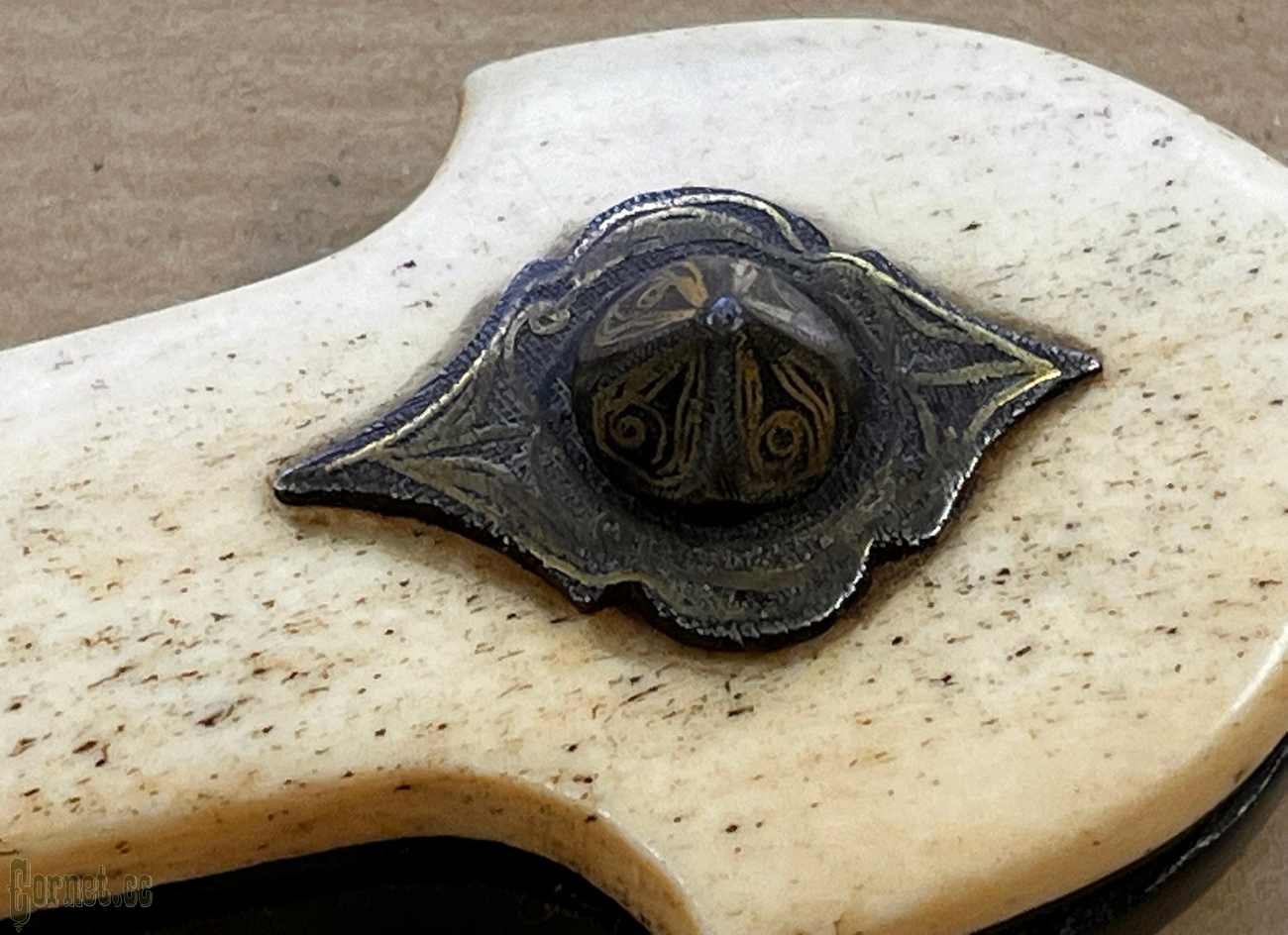 Armenian dagger with gold inlay