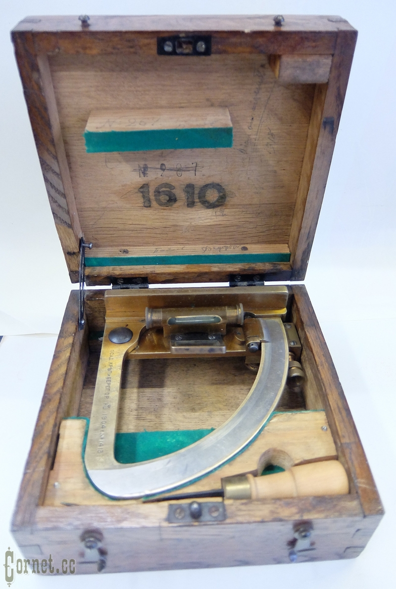 Artillery goniometer