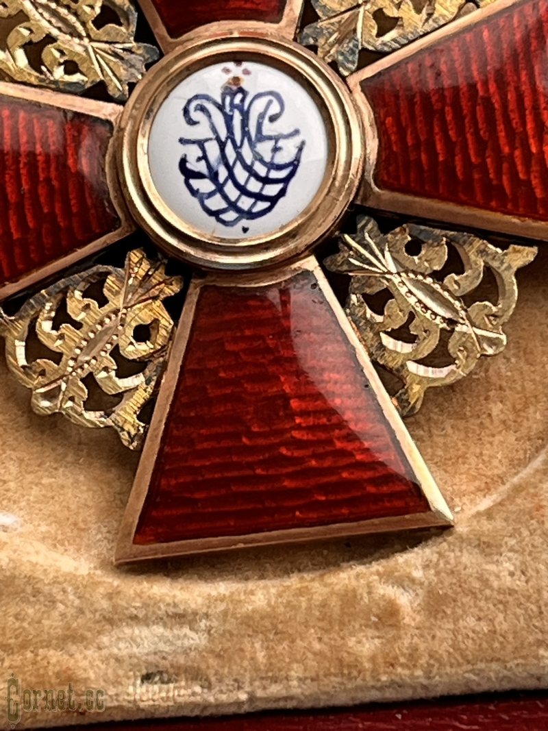 Знак ордена Св. Анны 2-й степени "IK" с футляром