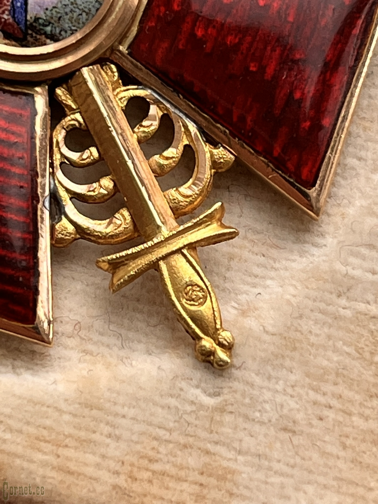 Знак ордена Св. Анны 2-й степени с мечами в футляре "ИЛ"