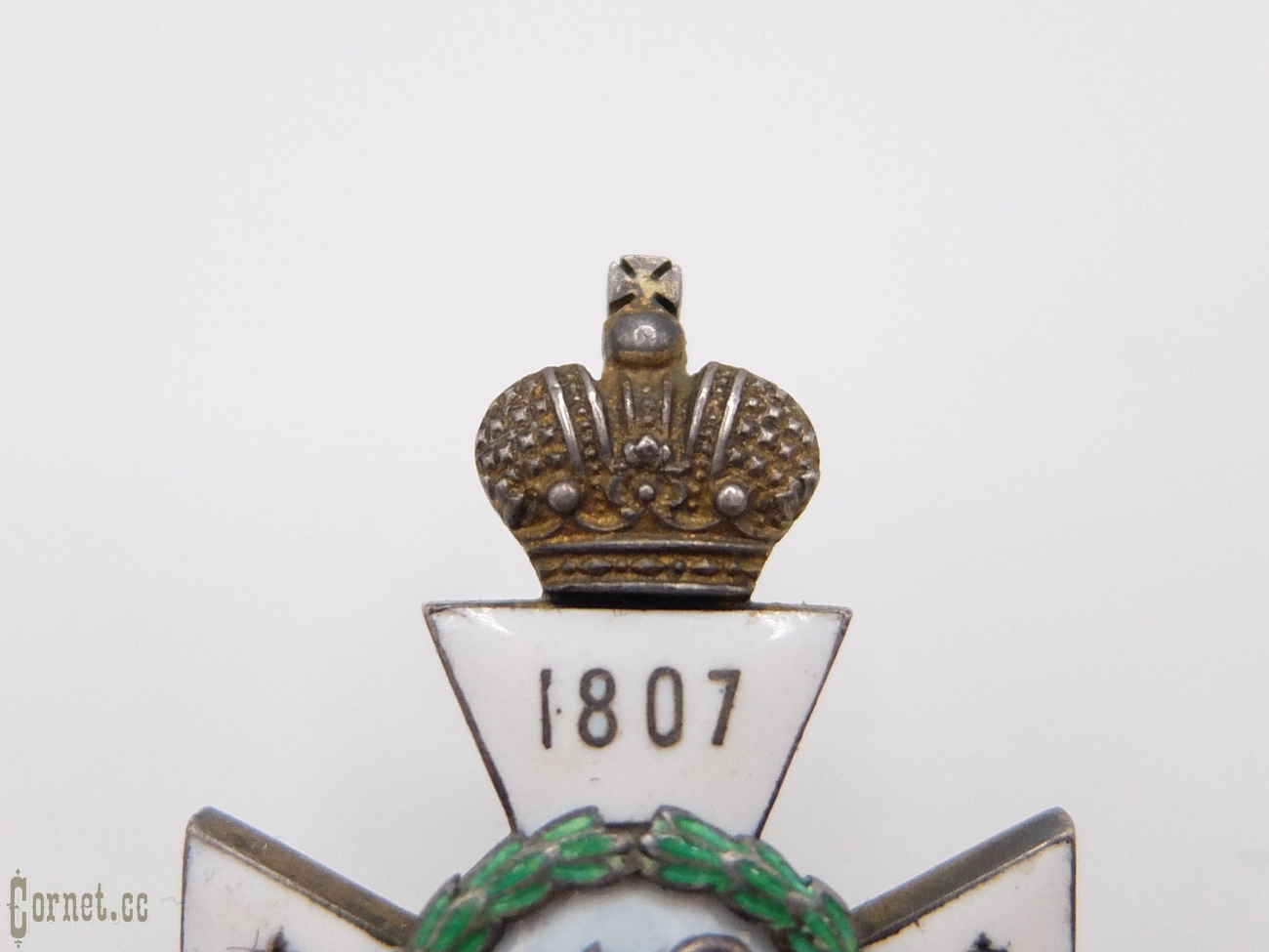 The badge of the "Konstantinovsky artillery school"