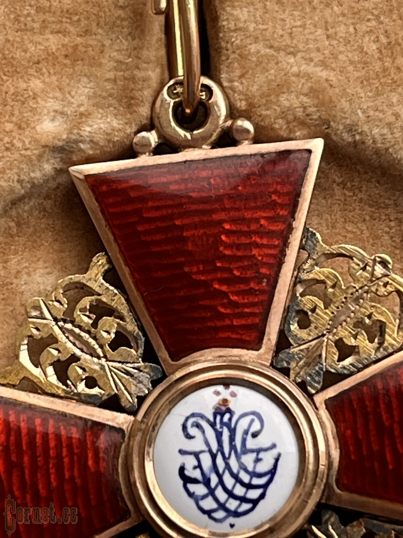 Знак ордена Св. Анны 2-й степени "IK" с футляром