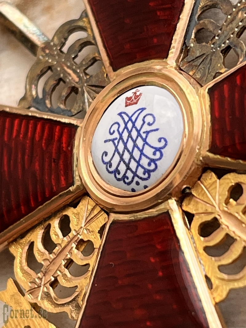 Знак ордена Св. Анны 2-й степени с мечами в футляре "ИЛ"