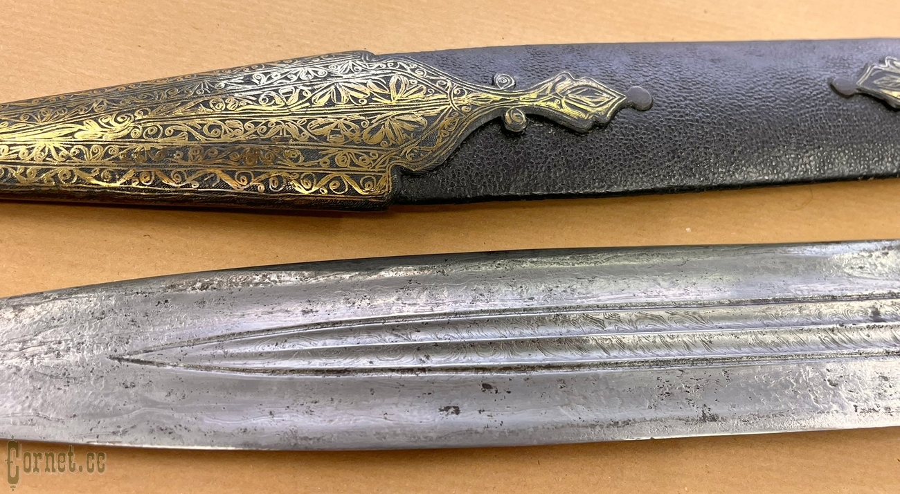 Armenian dagger with gold inlay