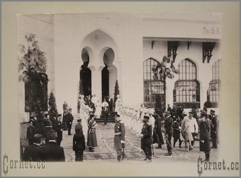 Album with a photo of the Nizhny Novgorod fair.