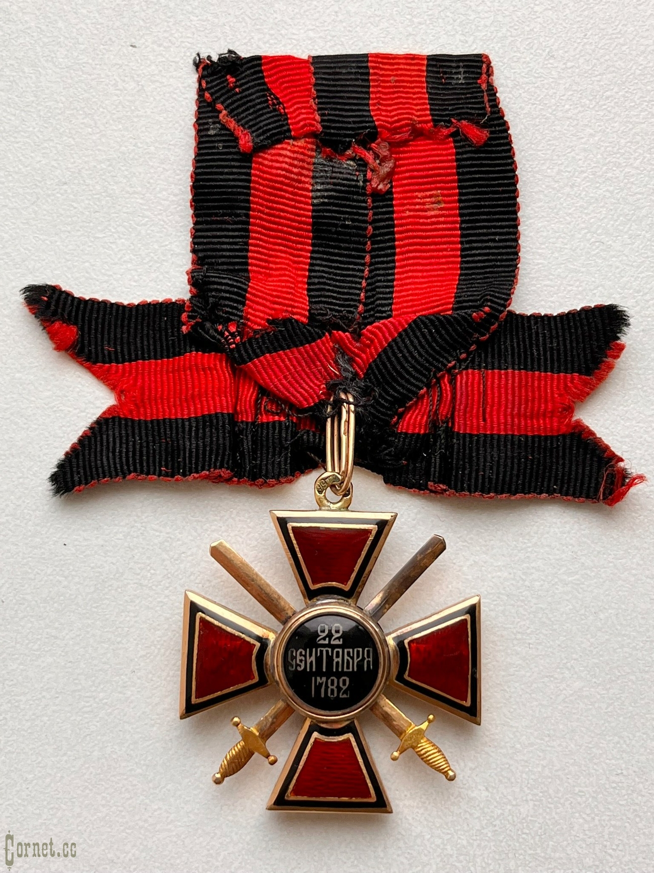 Знак ордена Св. Владимира 4-й степени с мечами "А.Р."