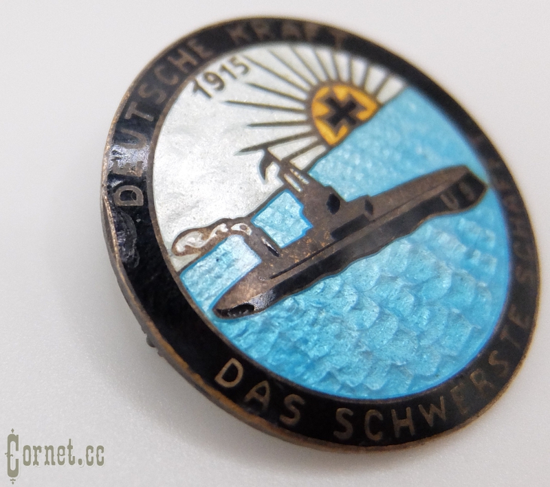 A charity pin in support of the German fleet.