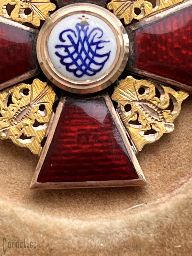 Знак ордена Св. Анны 3-й степени с футляром "АК"