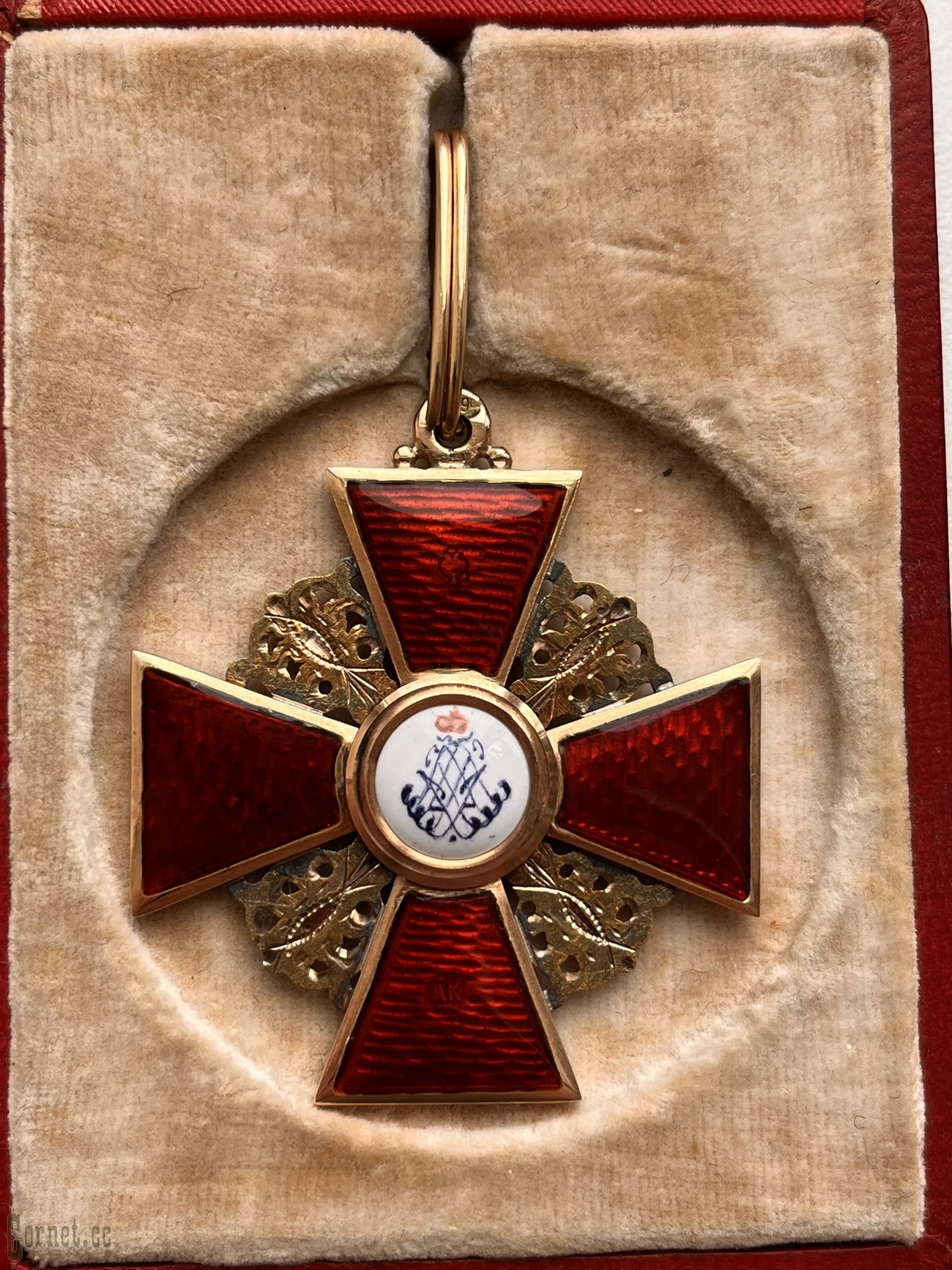 Знак ордена Св. Анны 2-й степени "АК" в футляре