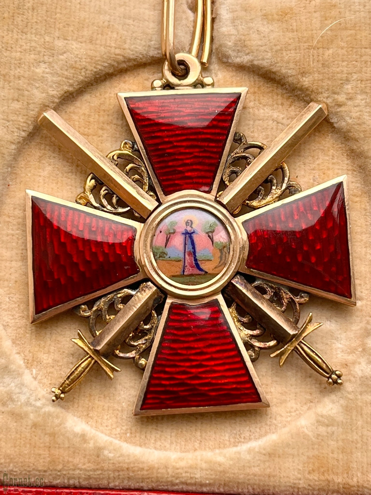 Знак ордена Св. Анны 2-й степени с мечами в футляре "IK"