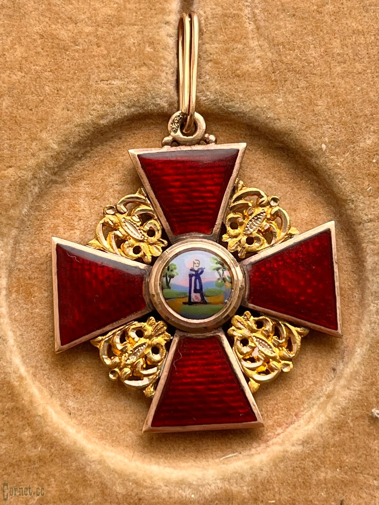Знак ордена Св. Анны 3-й степени с футляром "АК"