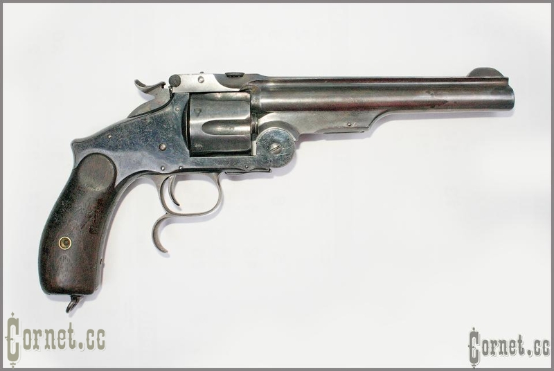 Револьвер Smith & Wesson.