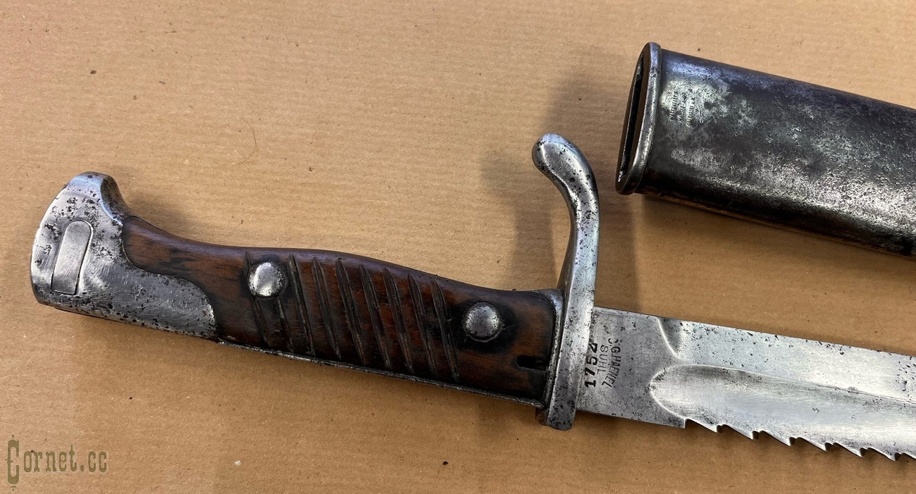 Bayonet of the 1898/1905 model with a saw