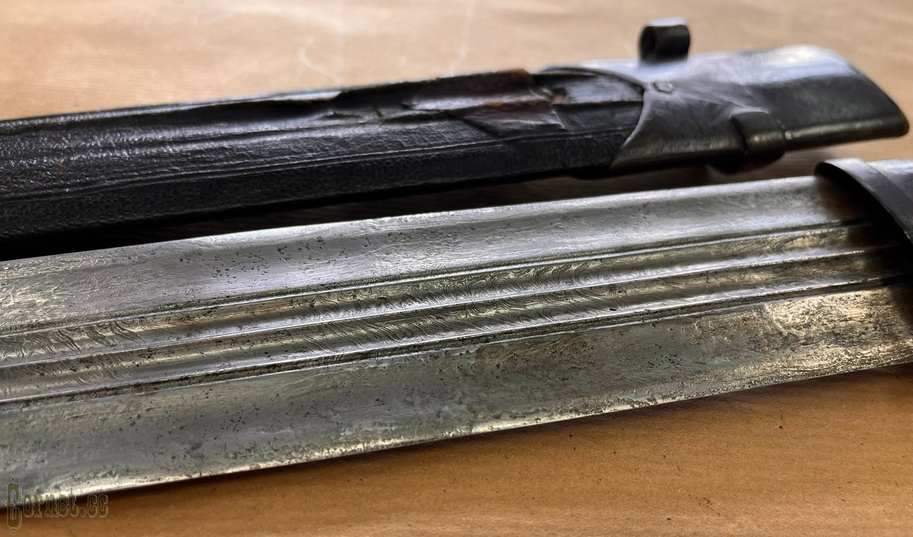 Armenian dagger with gold inlay