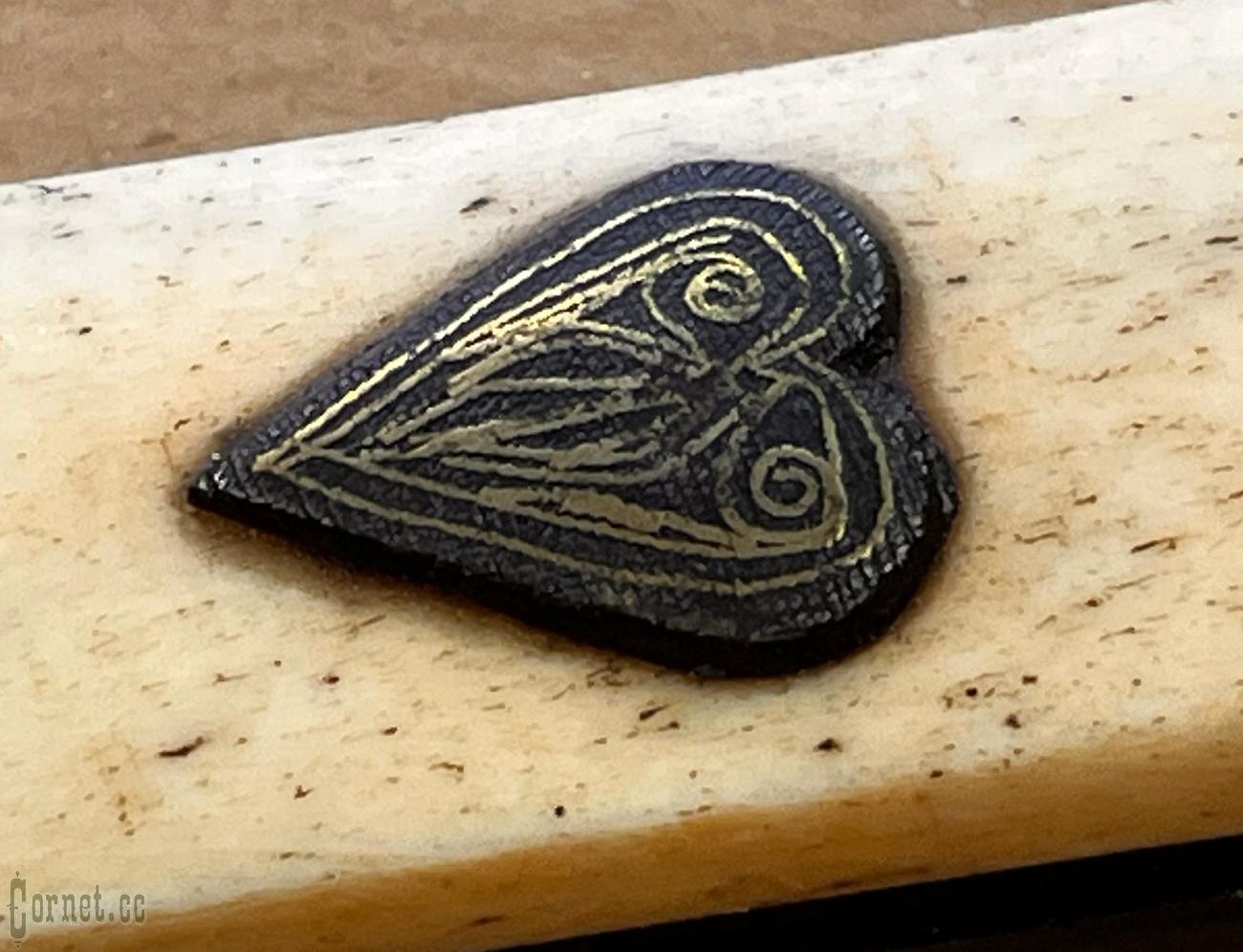 Armenian dagger with gold inlay