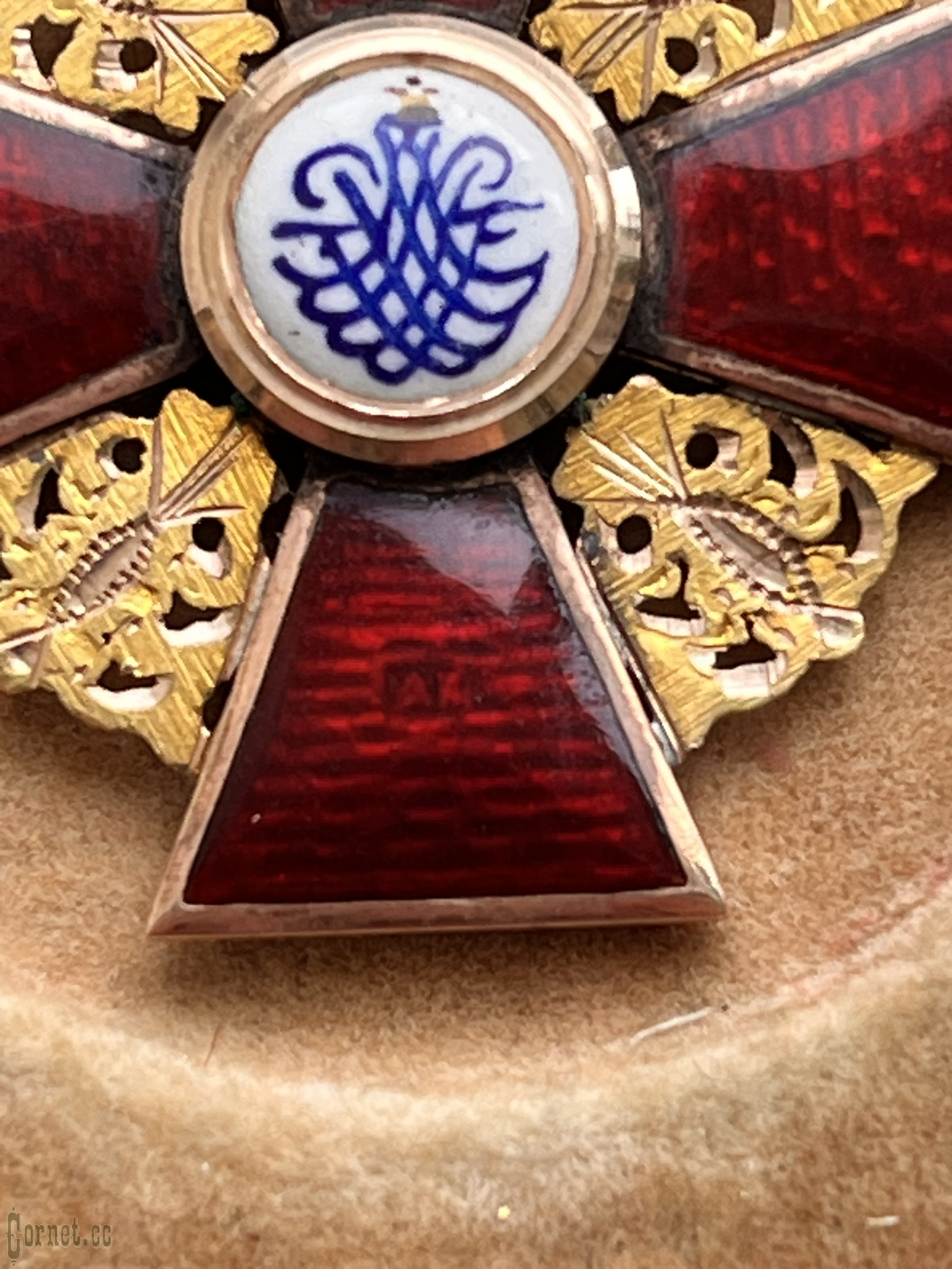 Знак ордена Св. Анны 3-й степени с футляром "АК"