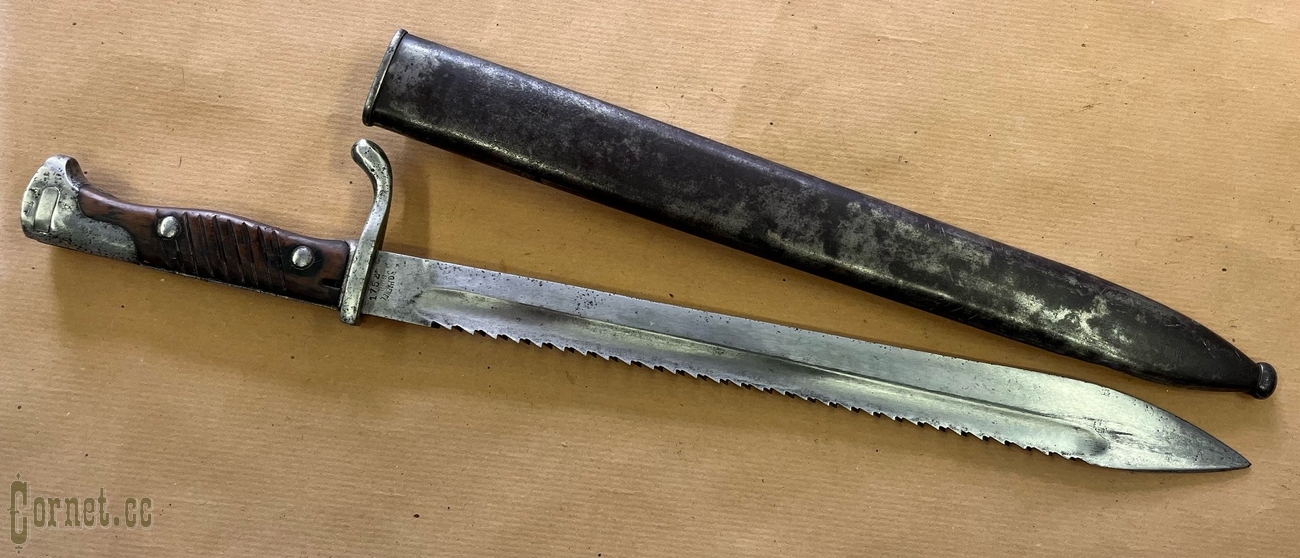 Bayonet of the 1898/1905 model with a saw