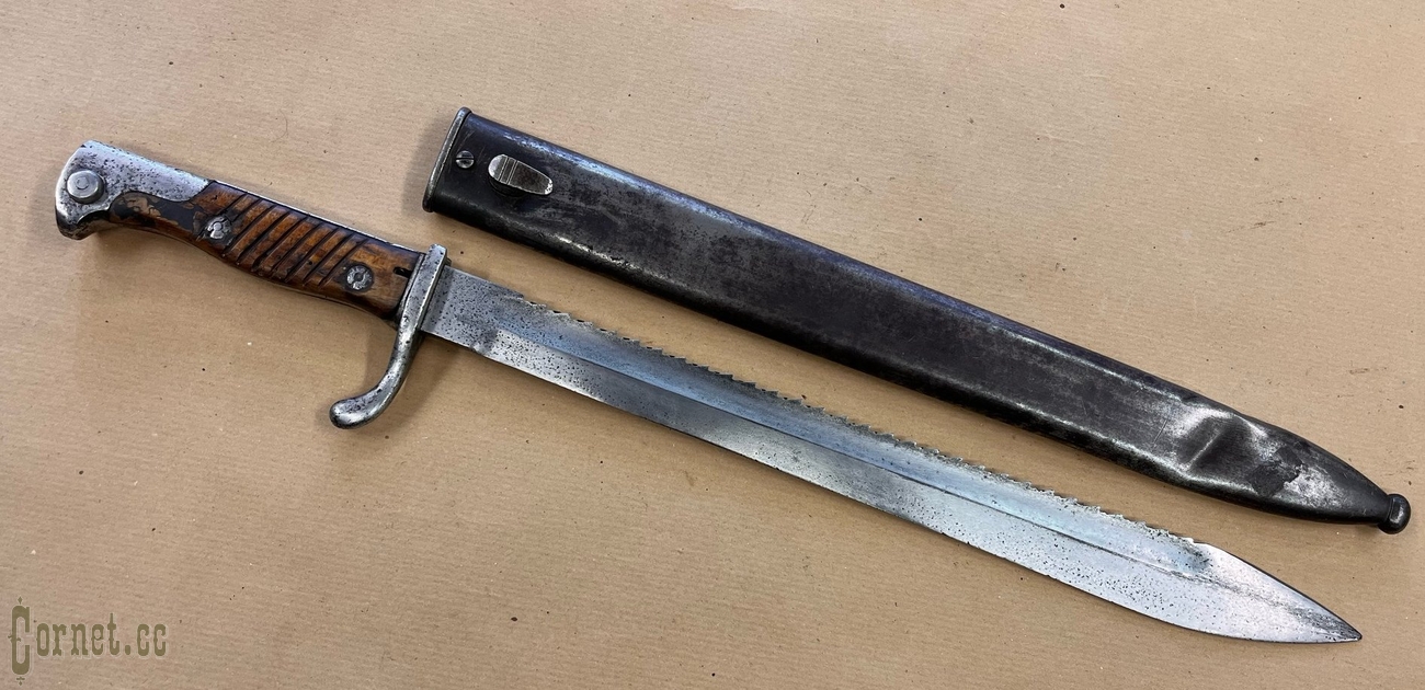 Bayonet of the 1898/1905 model with a saw