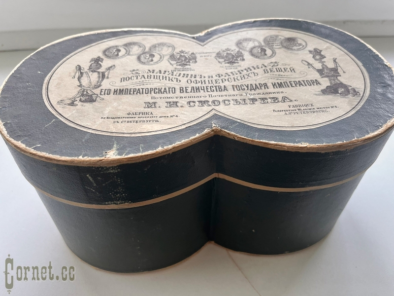 Эполеты подполковника гвардии с футляром.