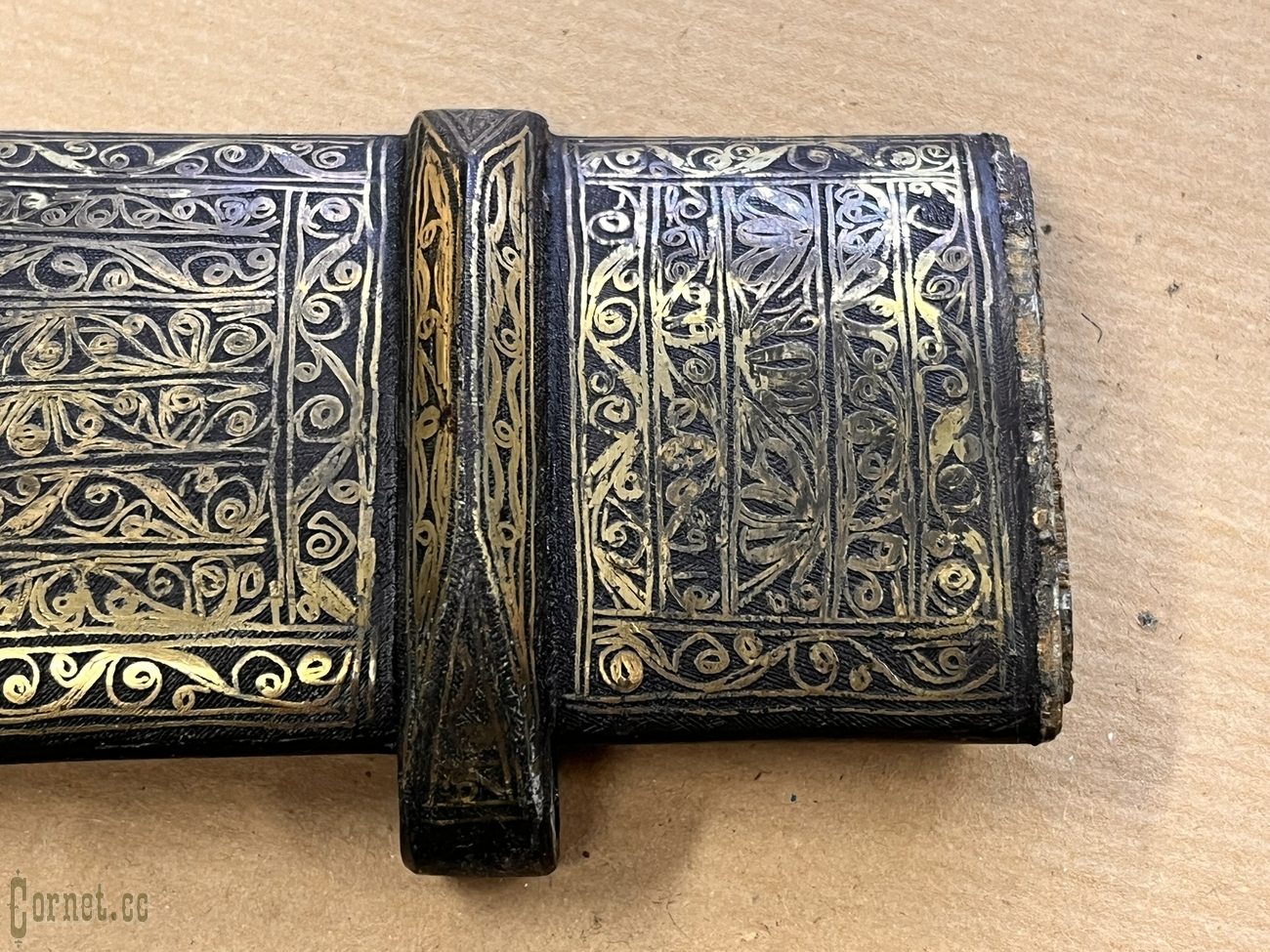 Armenian dagger with gold inlay