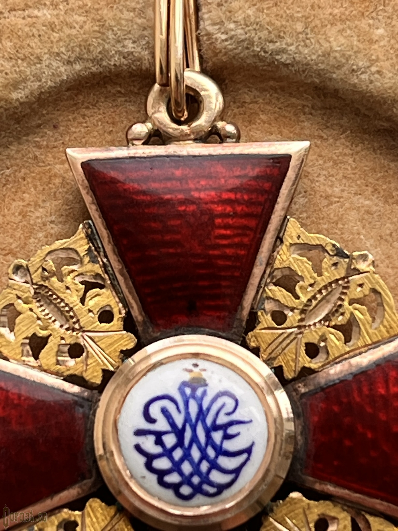 Знак ордена Св. Анны 3-й степени с футляром "АК"