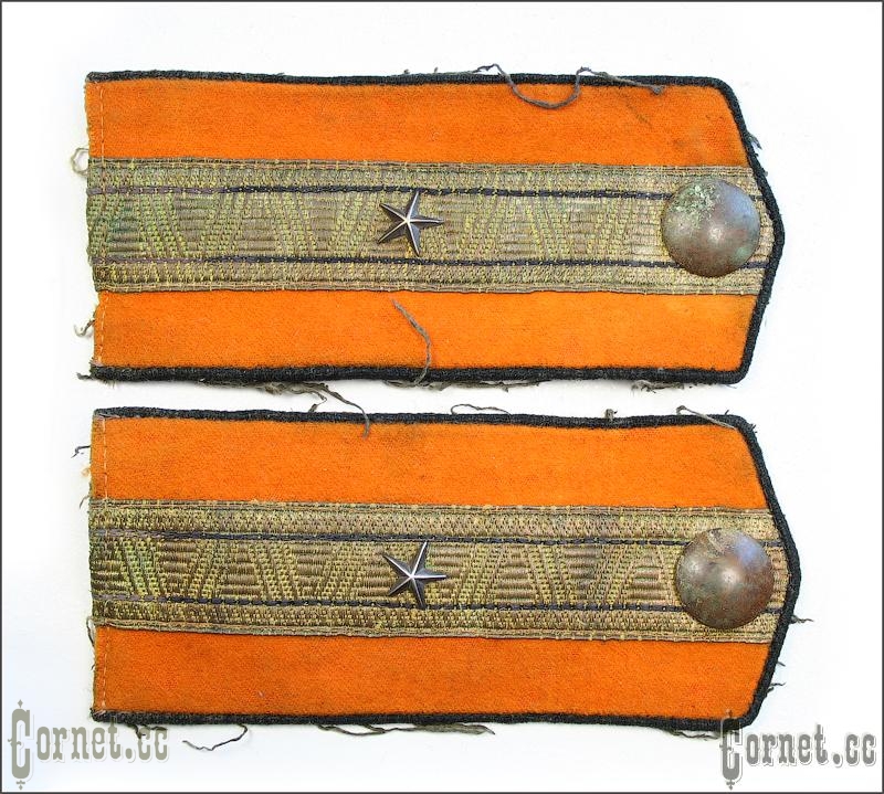 Shoulder straps of St.George Regiment