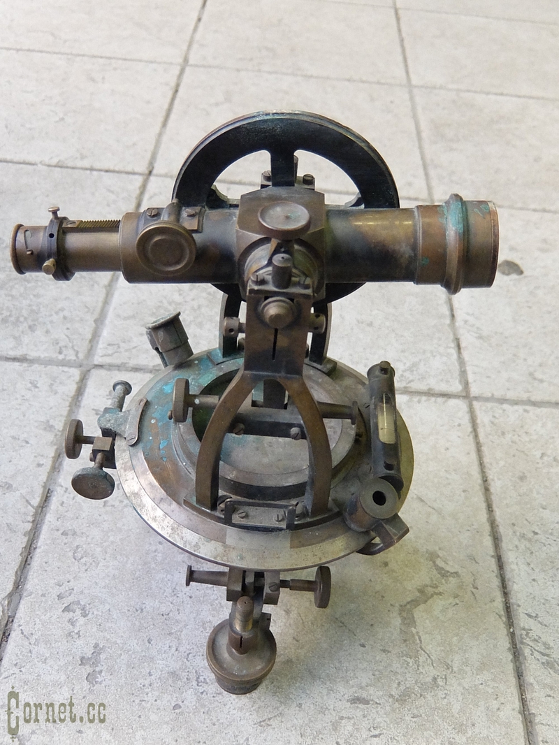Theodolite of the firm "M.Tauber, K.Tsvetkov and Co"