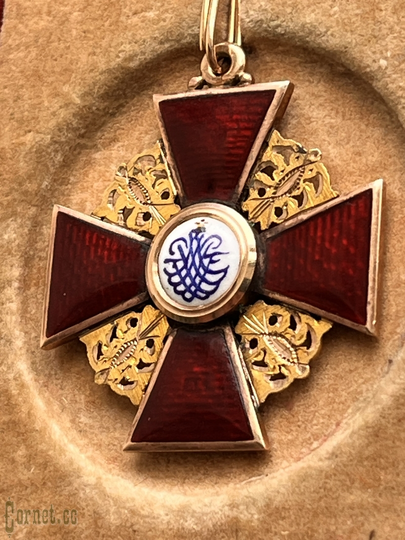 Знак ордена Св. Анны 3-й степени с футляром "АК"