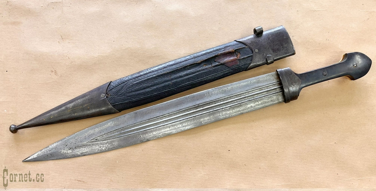 Armenian dagger with gold inlay