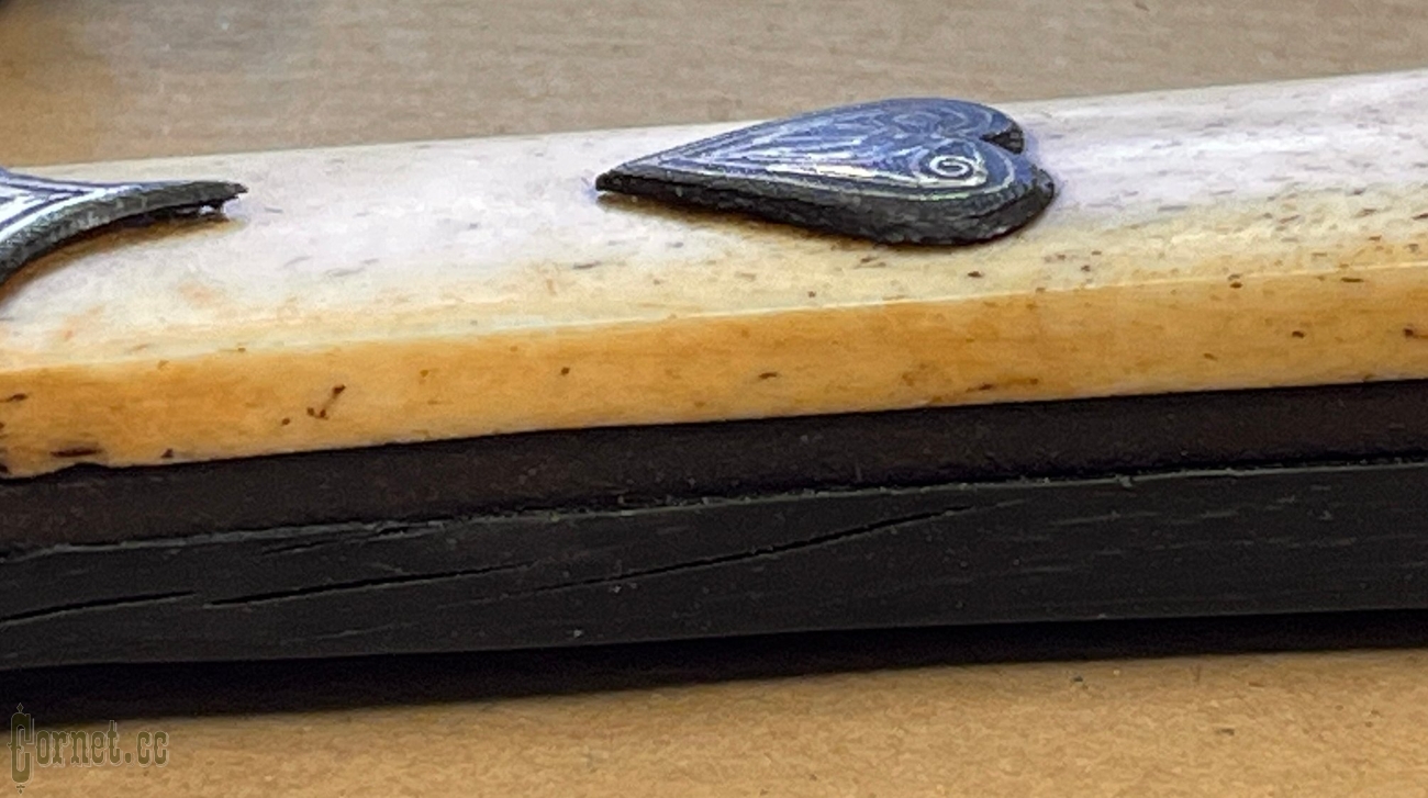 Armenian dagger with gold inlay