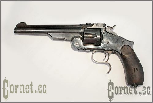Револьвер Smith & Wesson.