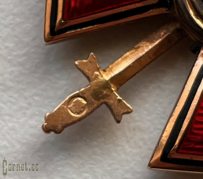 Order of St. Vladimir 4 class with swords, in gold.