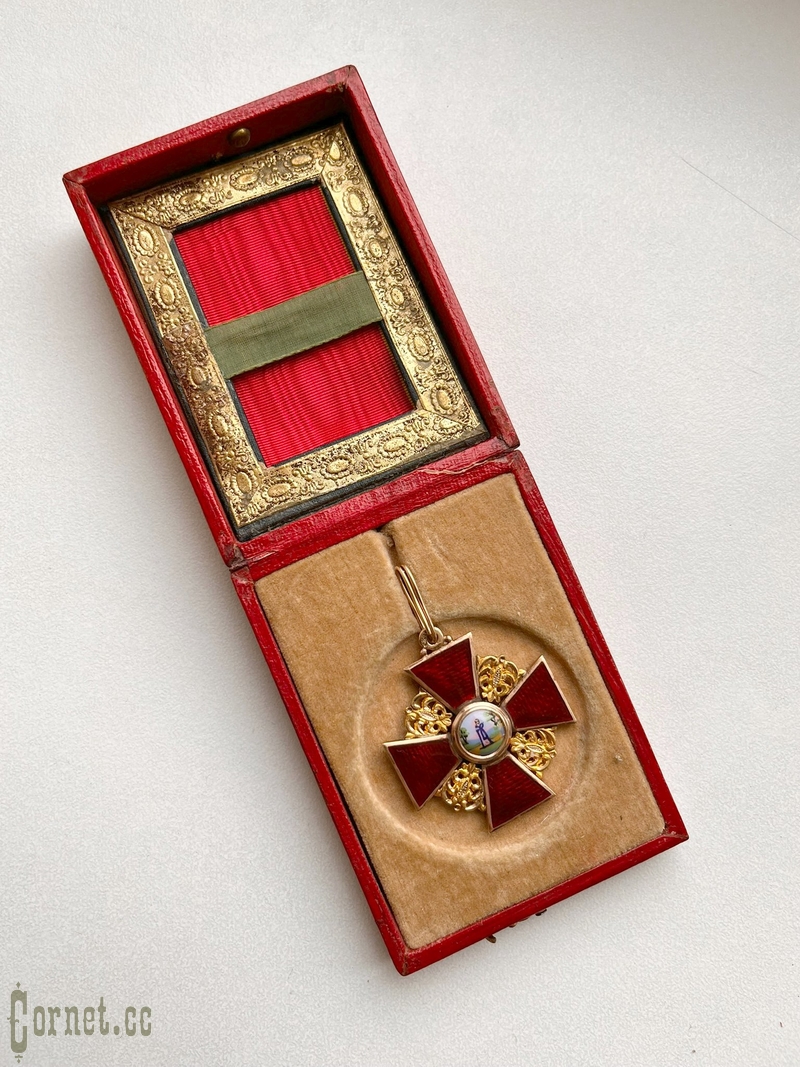 Знак ордена Св. Анны 3-й степени с футляром "АК"