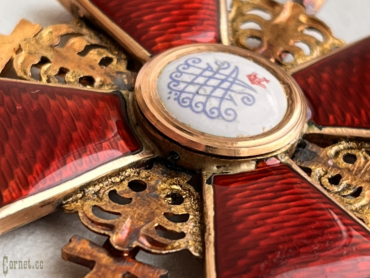 Знак ордена Св. Анны 2-й степени с мечами "ВД"