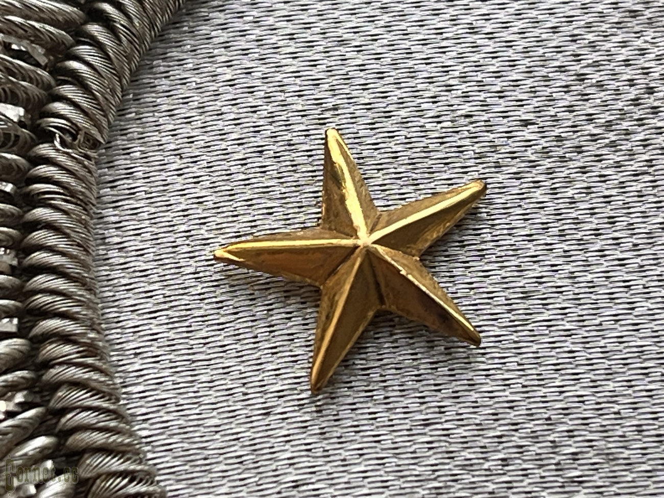 Guards Lieutenant Colonel's epaulettes with a case.