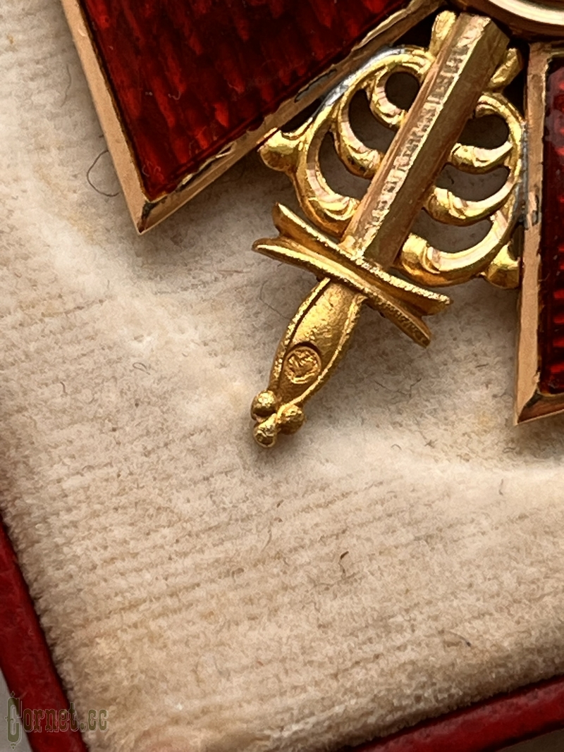 Знак ордена Св. Анны 2-й степени с мечами в футляре "ИЛ"