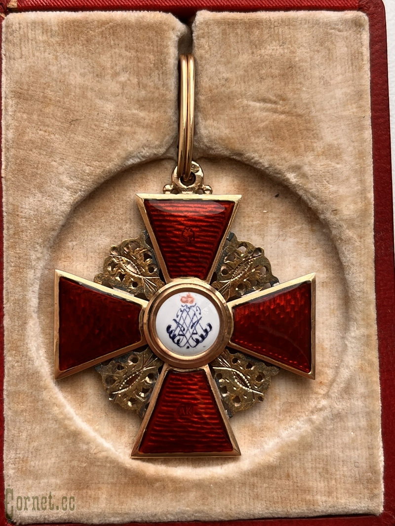 Знак ордена Св. Анны 2-й степени "АК" в футляре